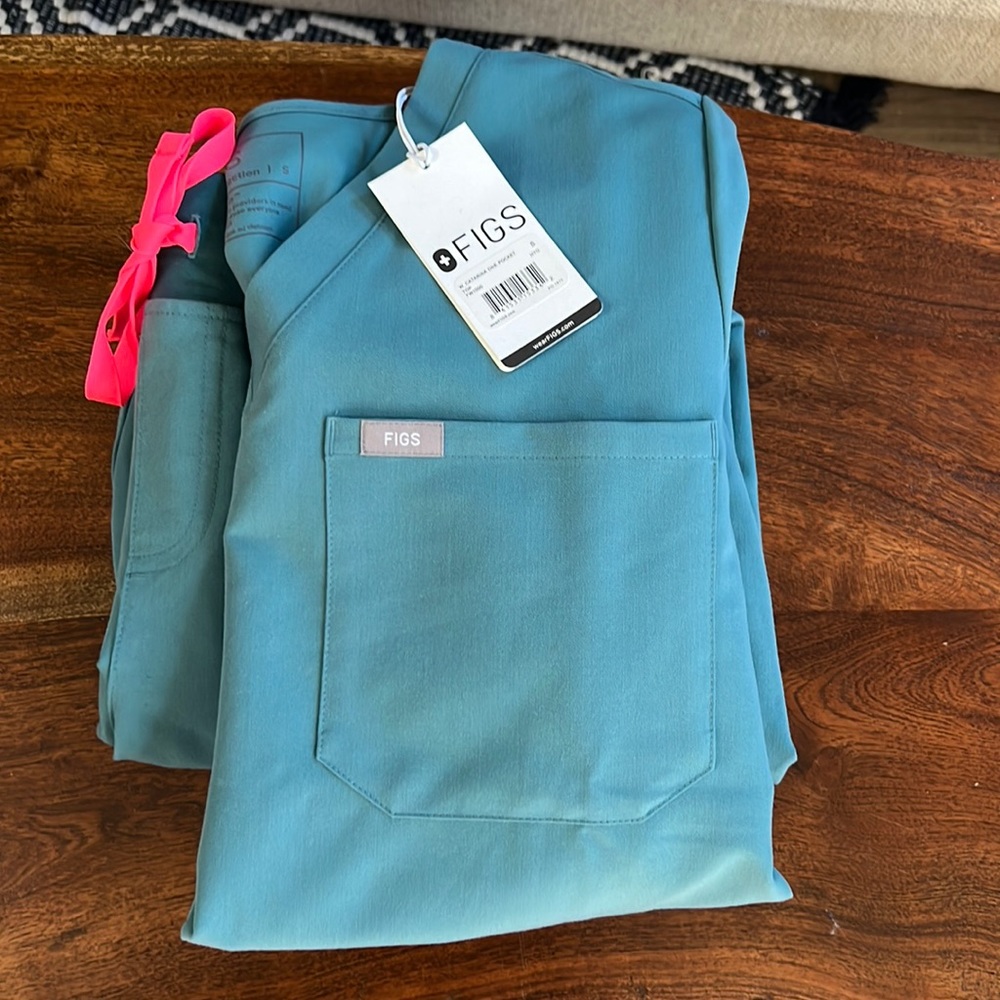 Figs Limited edition hydro green scrub set